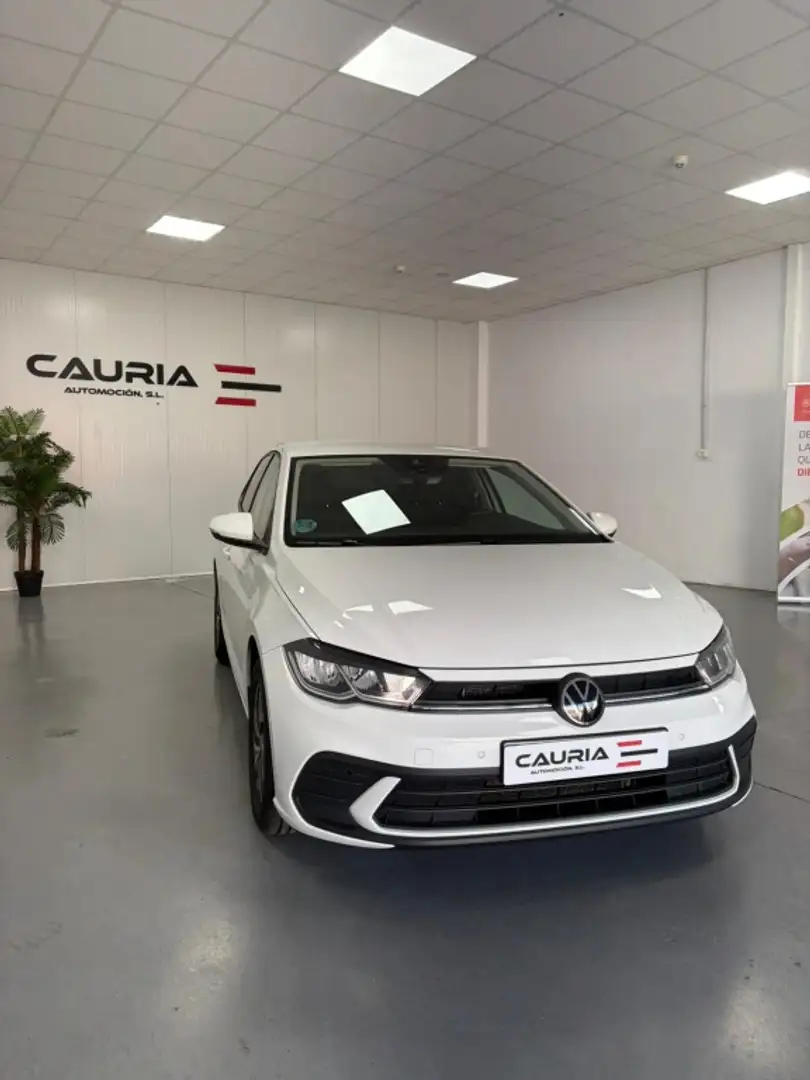 Volkswagen Polo Pequeño Manual de 5 Puertas Blanco - 1