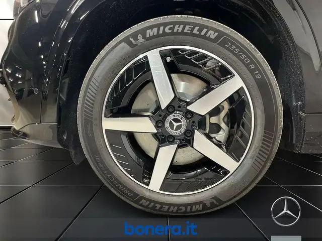 Mercedes-Benz GLB view 11