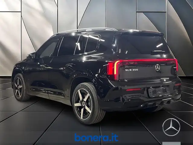 Mercedes-Benz GLB view 5
