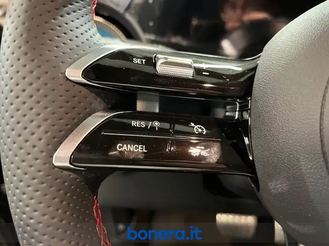 Mercedes-Benz GLB view 15