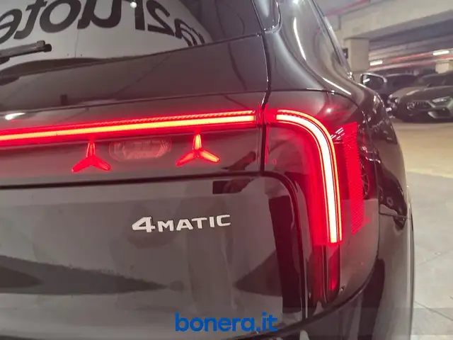 Mercedes-Benz GLB view 10