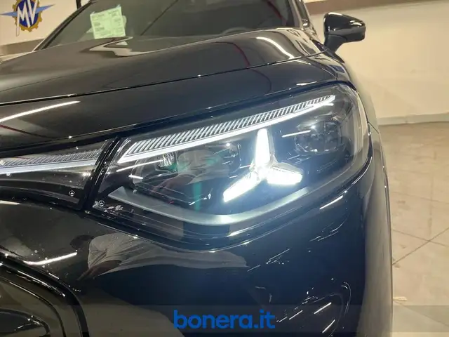 Mercedes-Benz GLB view 9