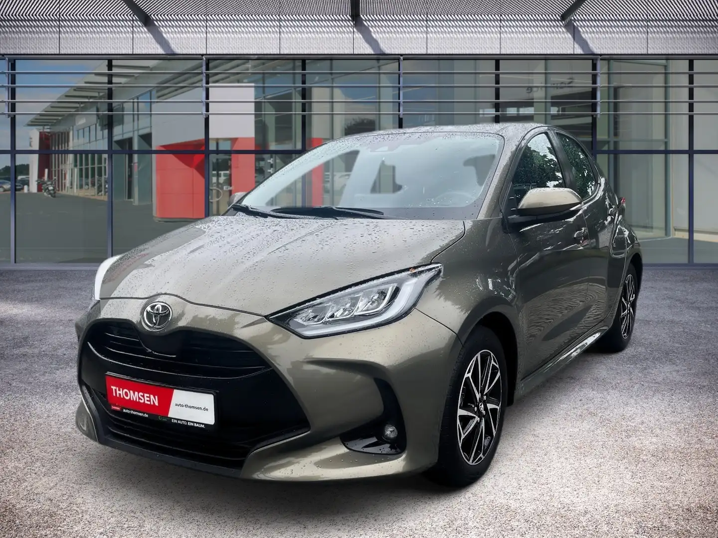 Toyota Yaris 1.5 D Team Deutschland Navi ACC LED SpurH Braun - 2