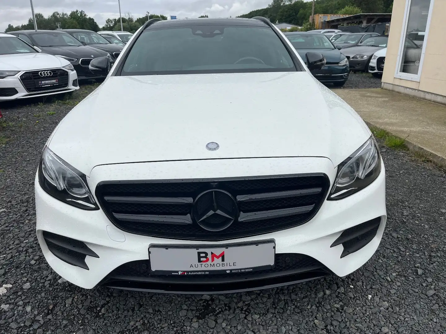 Mercedes-Benz E 220 d*AMG*WIDESCREE*LEDER*NAVI*HEAD-UP*19"ALU Weiß - 2