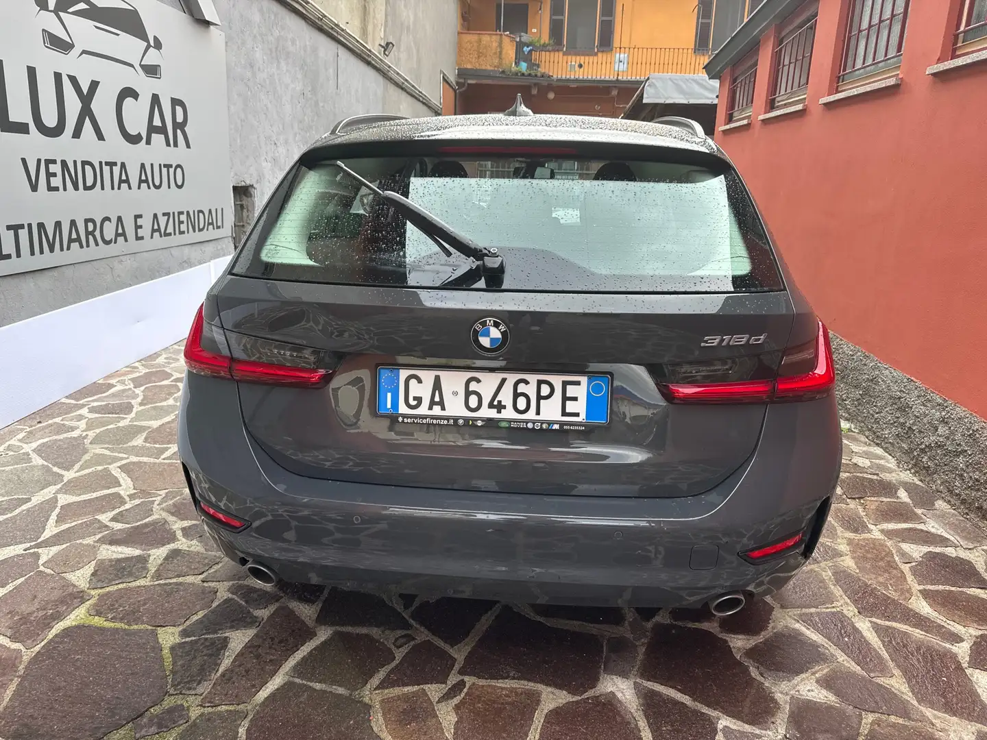 BMW 318 318d Touring Business Advantage Gris - 2