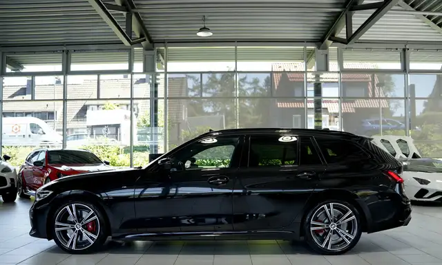 BMW 3 Series view 11