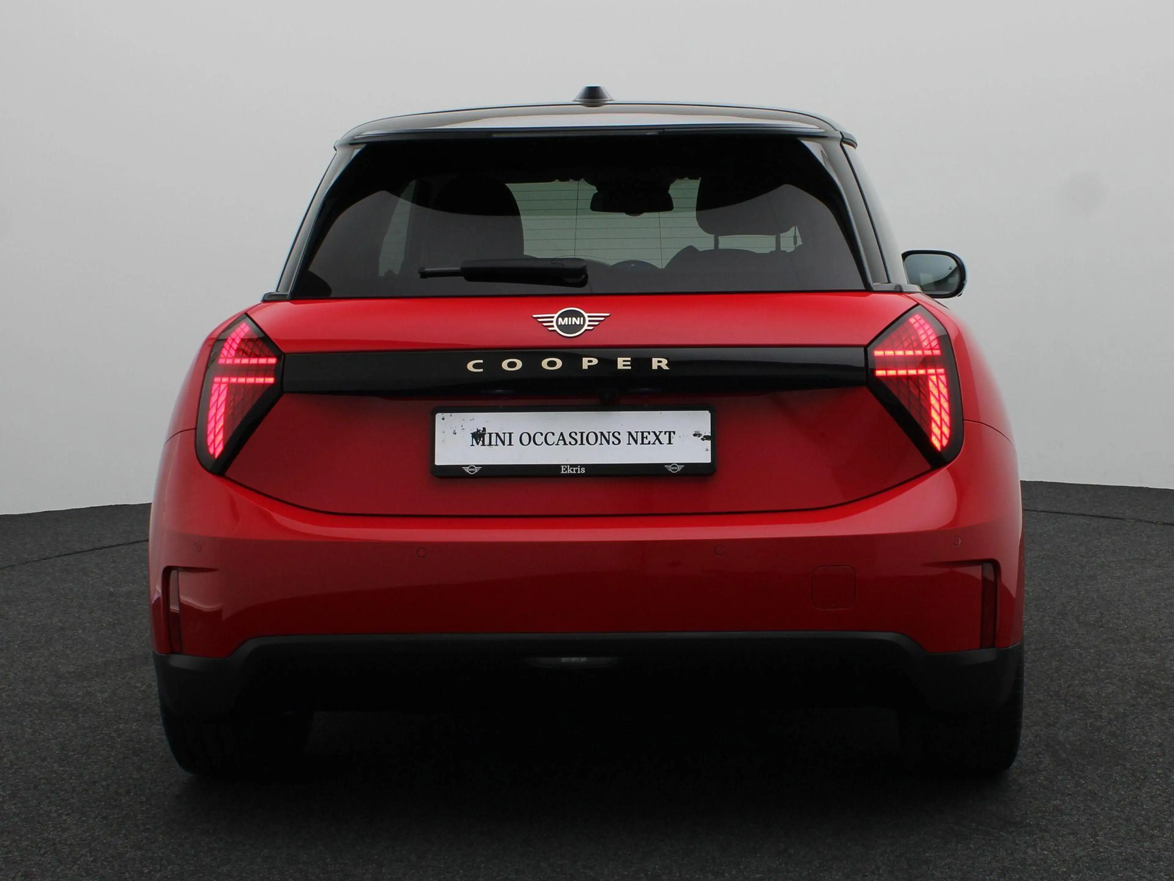 MINI Cooper E 3-Deurs Pakket L + Glazen panoramadak + Parking As — photo 5