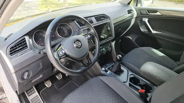 Volkswagen Tiguan view 8