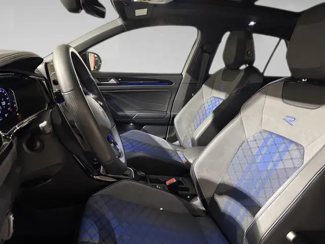 Volkswagen T-Roc view 4