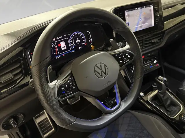 Volkswagen T-Roc view 8