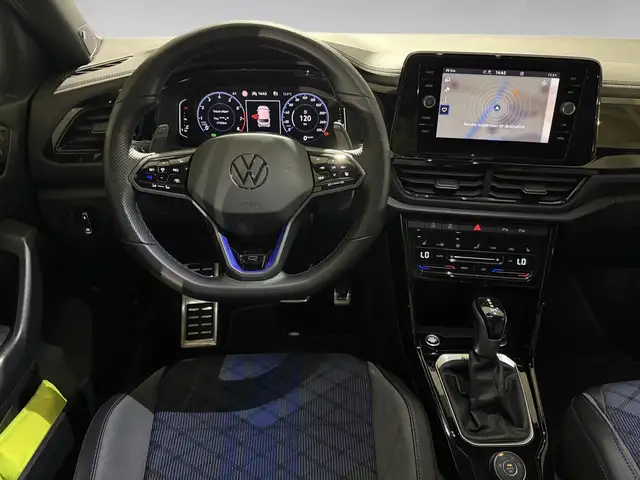 Volkswagen T-Roc view 6