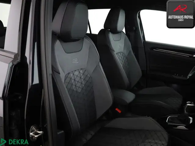 Volkswagen T-Roc view 10