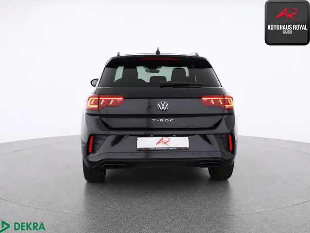 Volkswagen T-Roc view 3