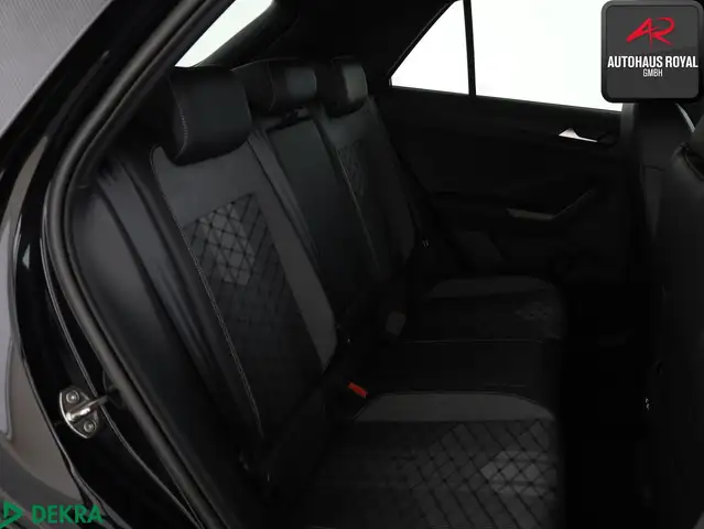 Volkswagen T-Roc view 11