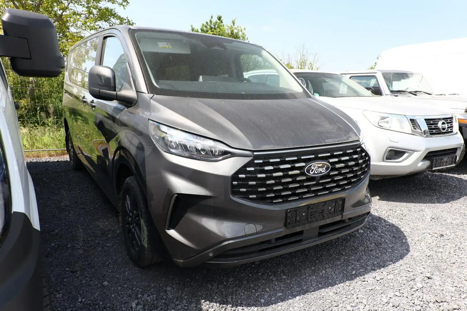 Ford Tourneo Custom Titanium 2.0 TDCi 170 Aut Tit 320 L2 SHZ 125 kW... Grau - 2