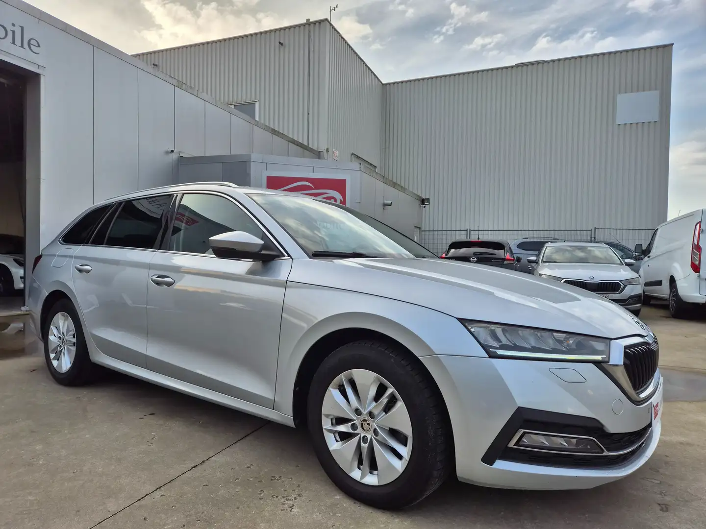Skoda Octavia 2.0 TDi // AUTO. DSG-7 // 2021 !! Grijs - 1