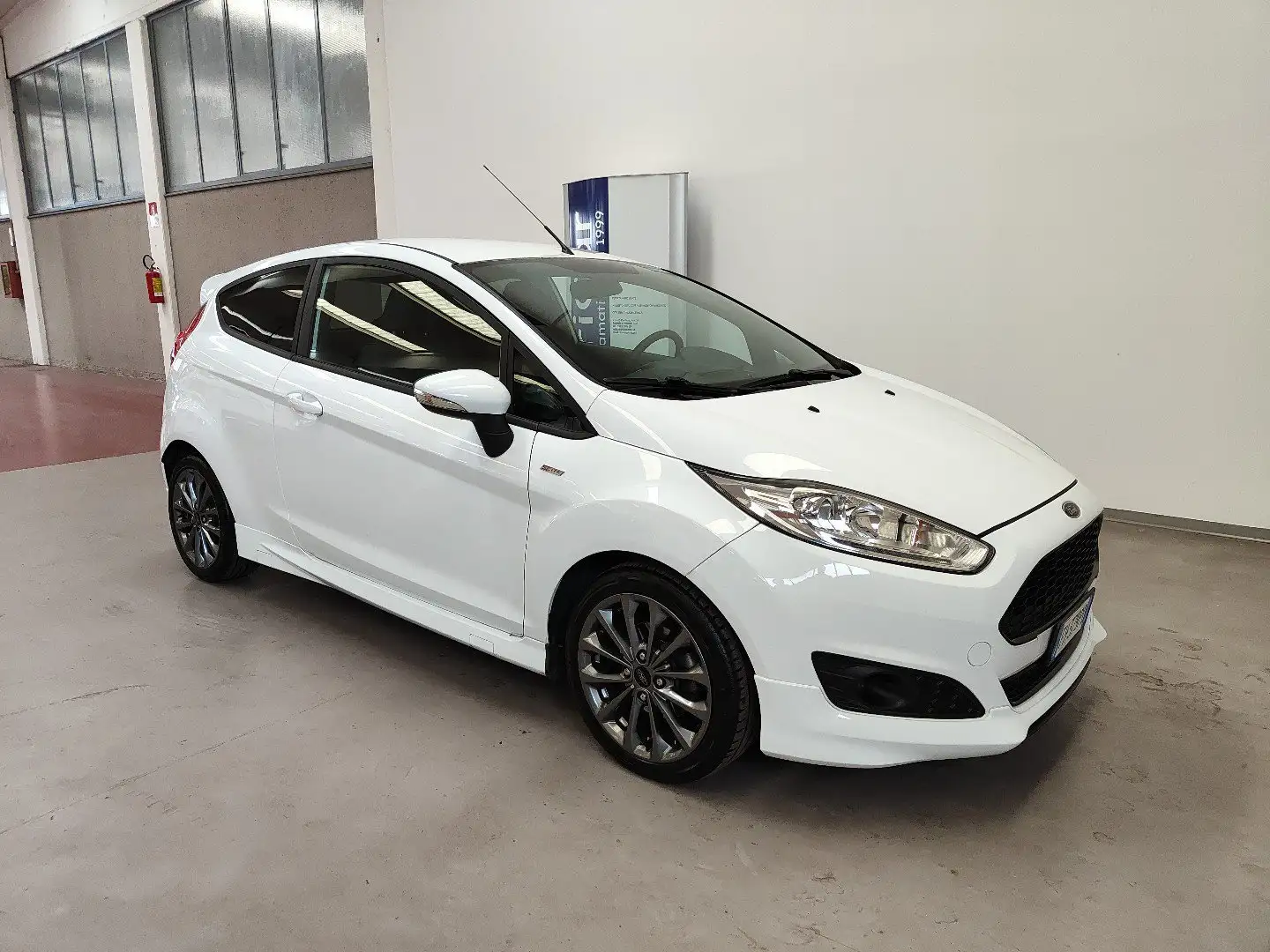 Ford Fiesta 1.0 EcoBoost 100CV 3 porte ST-Line 16” 50.000 KM Blanc - 2