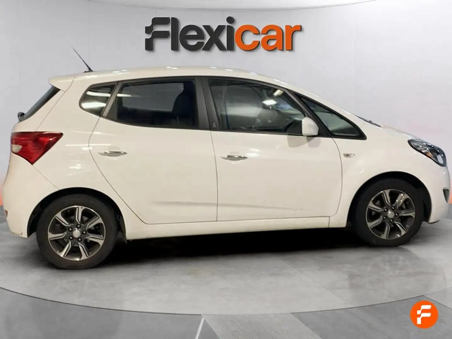Hyundai iX20 1.4 MPI BlueDrive Klass Amarillo - 2