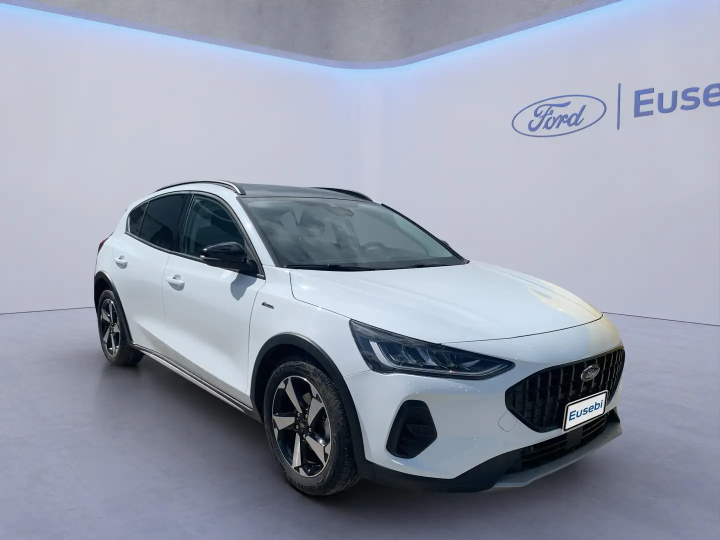 Ford Focus Active 5 porte 1.0 EcoBoost Hybrid 125 CV 92 kW Tr Bianco - 1