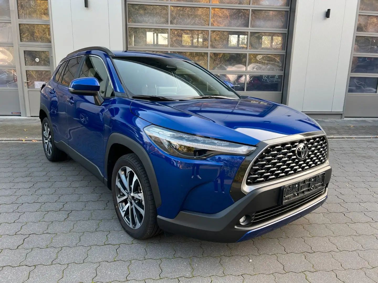 Toyota Corolla Cross 1.8  Hybrid Style Comfort NEUWAGEN Niebieski - 1