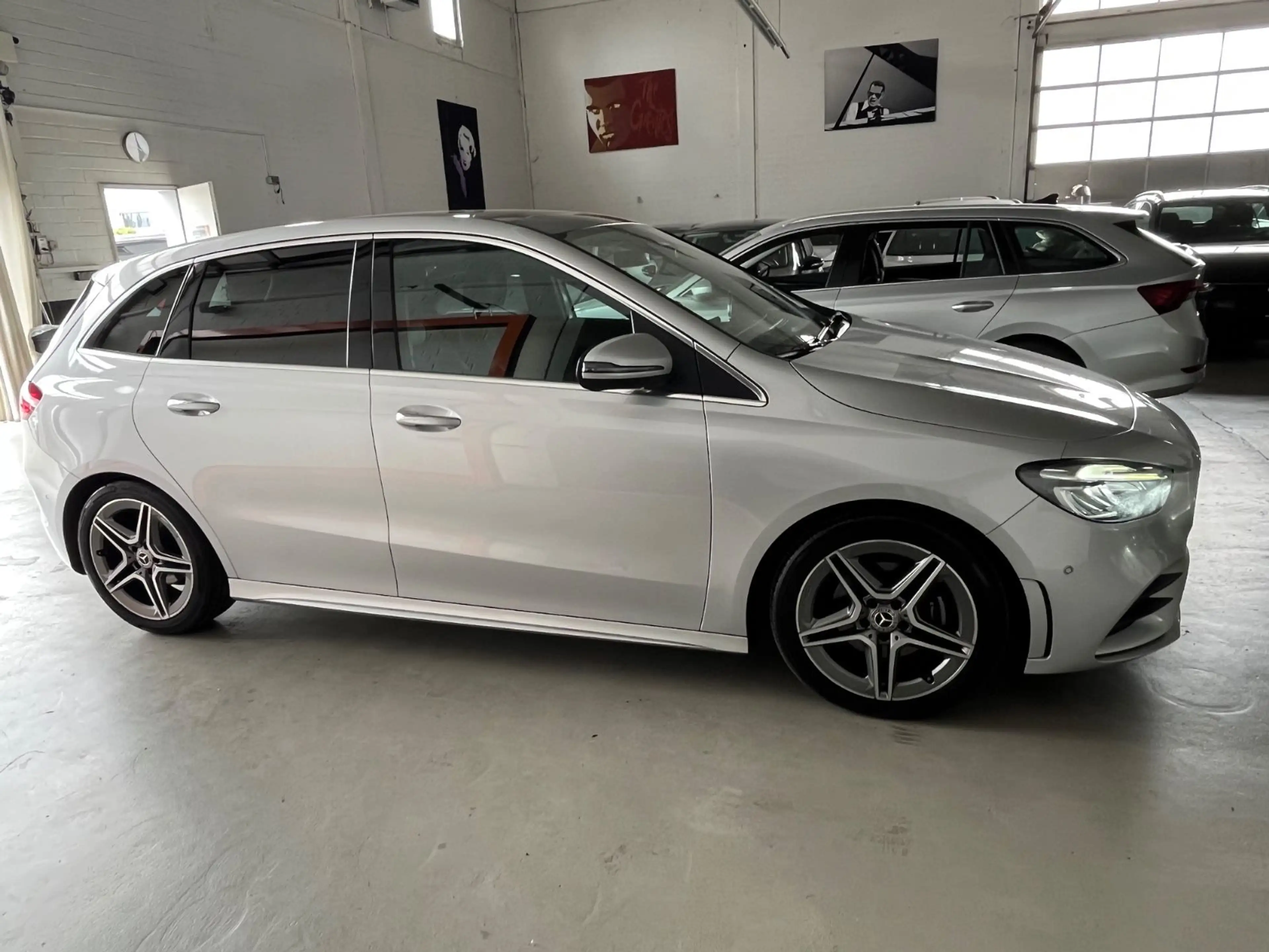 Mercedes-Benz B 200 AMG *Pano *AHK *LED — photo 12