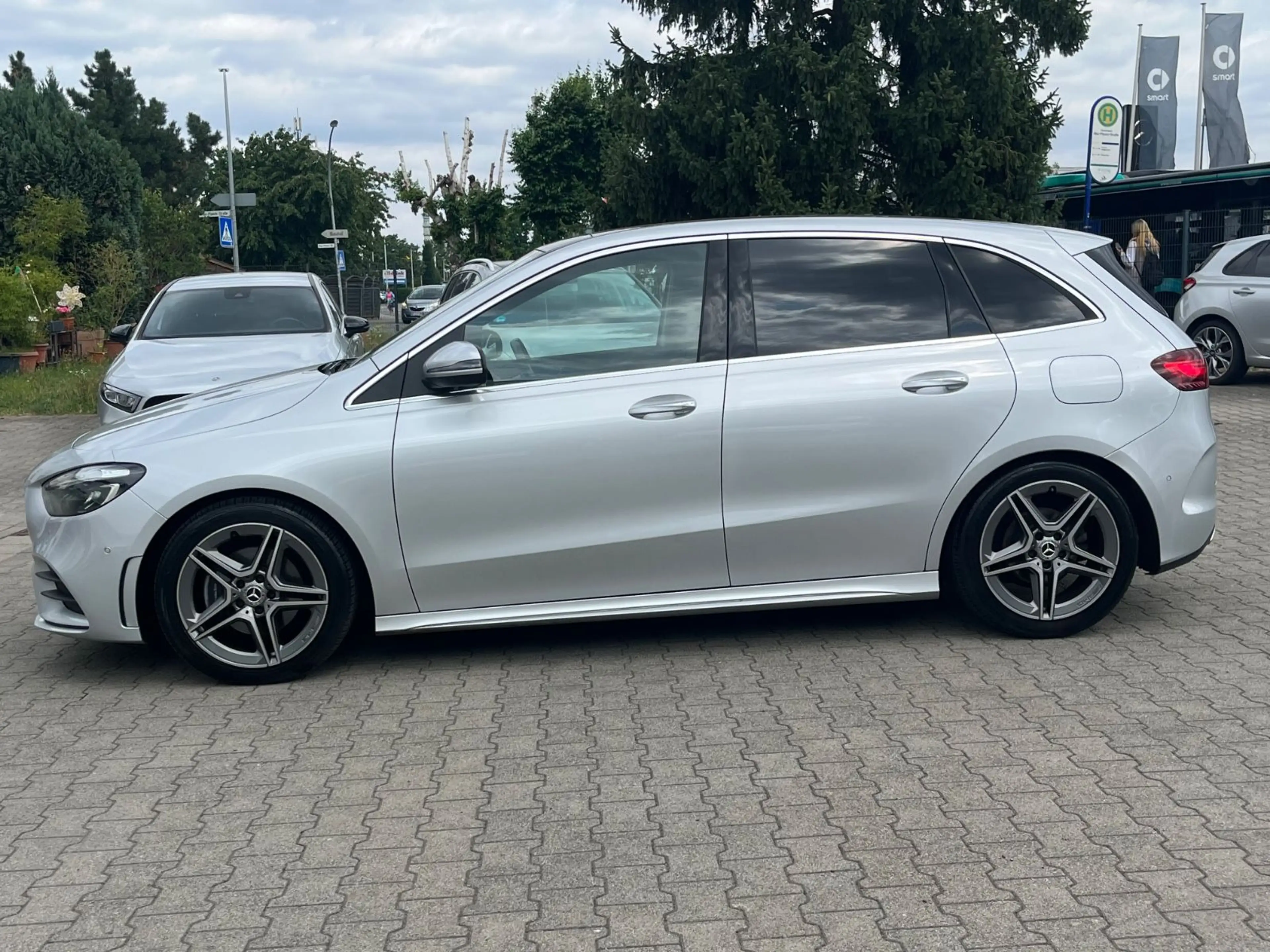 Mercedes-Benz B 200 AMG *Pano *AHK *LED — photo 4