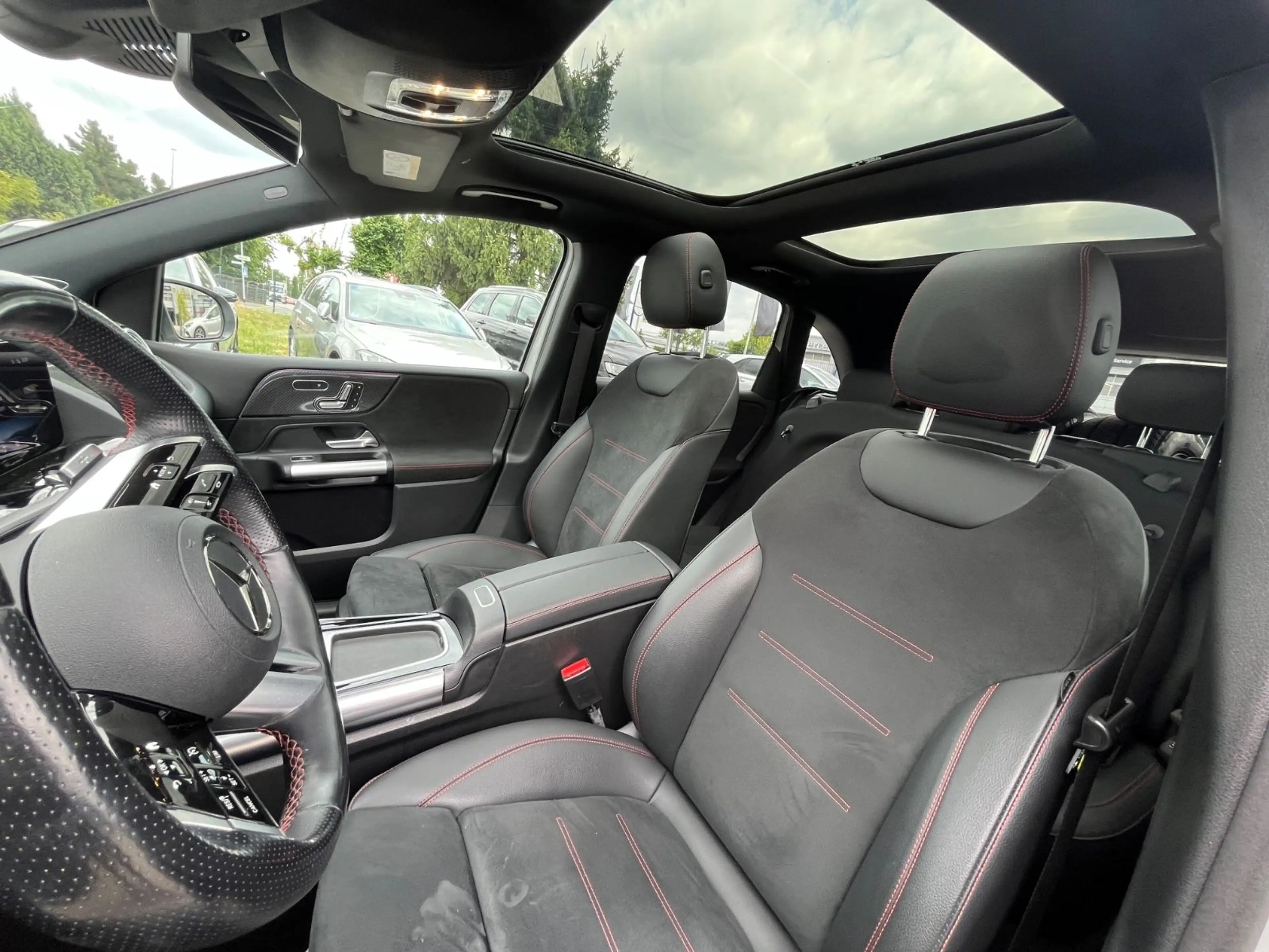 Mercedes-Benz B 200 AMG *Pano *AHK *LED — photo 11