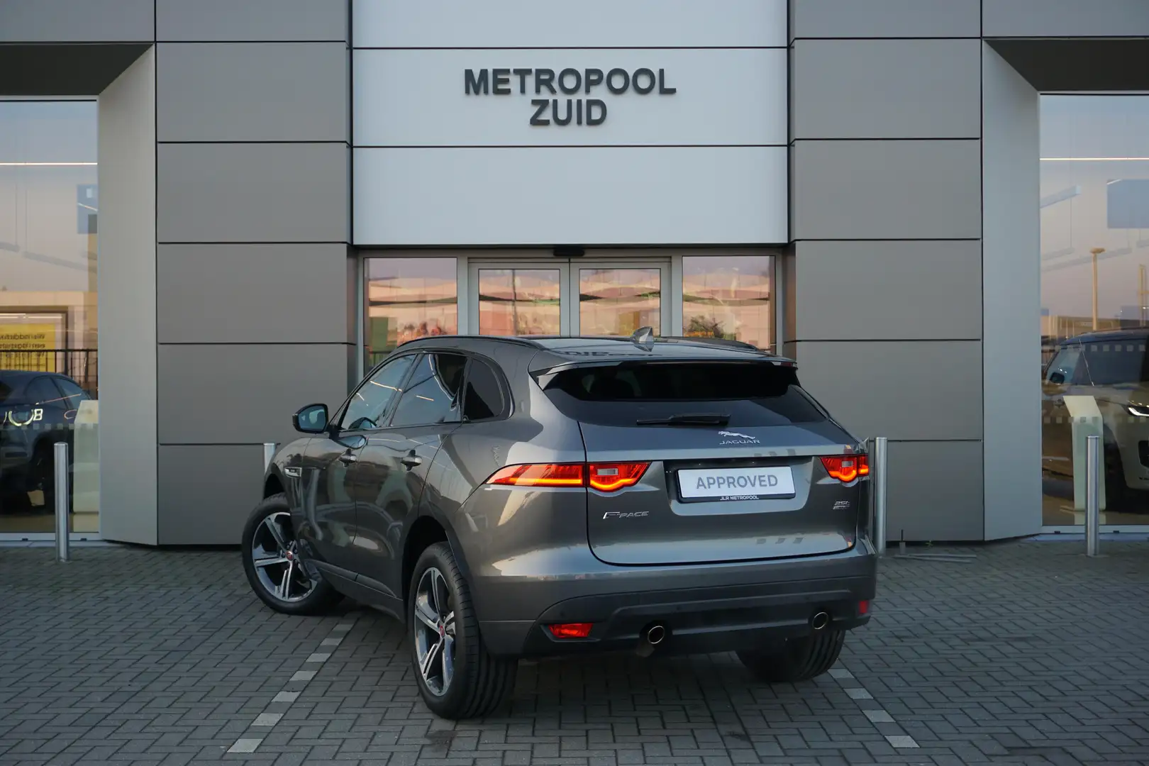 Jaguar F-Pace R-Sport Gris - 2