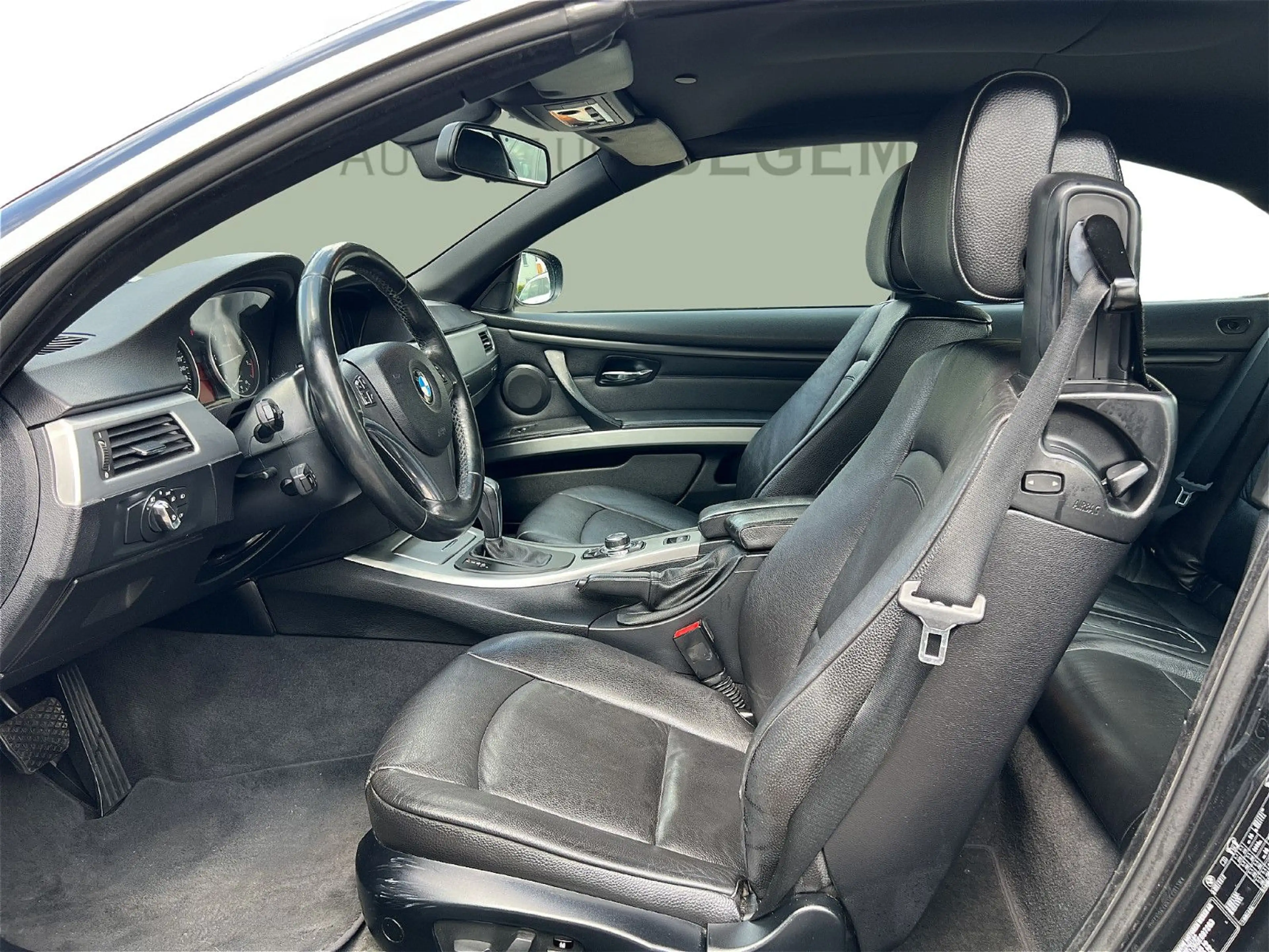BMW 325 d Cabrio 3.0 Aut AHK Navi Temp — photo 9