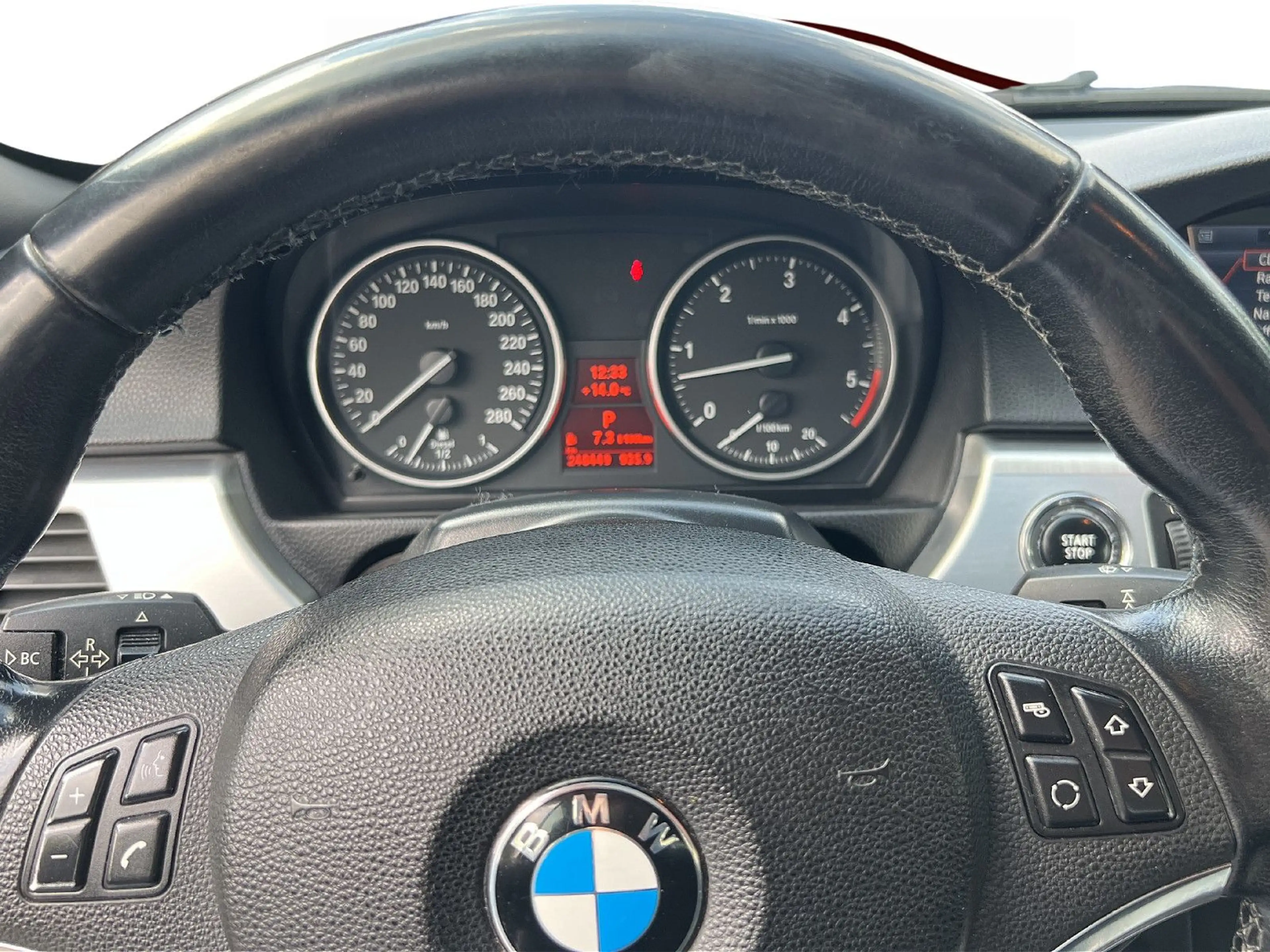 BMW 325 d Cabrio 3.0 Aut AHK Navi Temp — photo 14