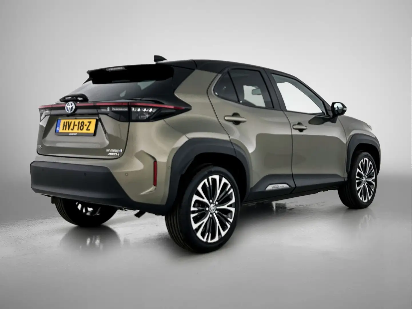 Toyota Yaris Cross 1.5 Hybrid Executive AWD | Panoramadak | 360 grade Groen - 2
