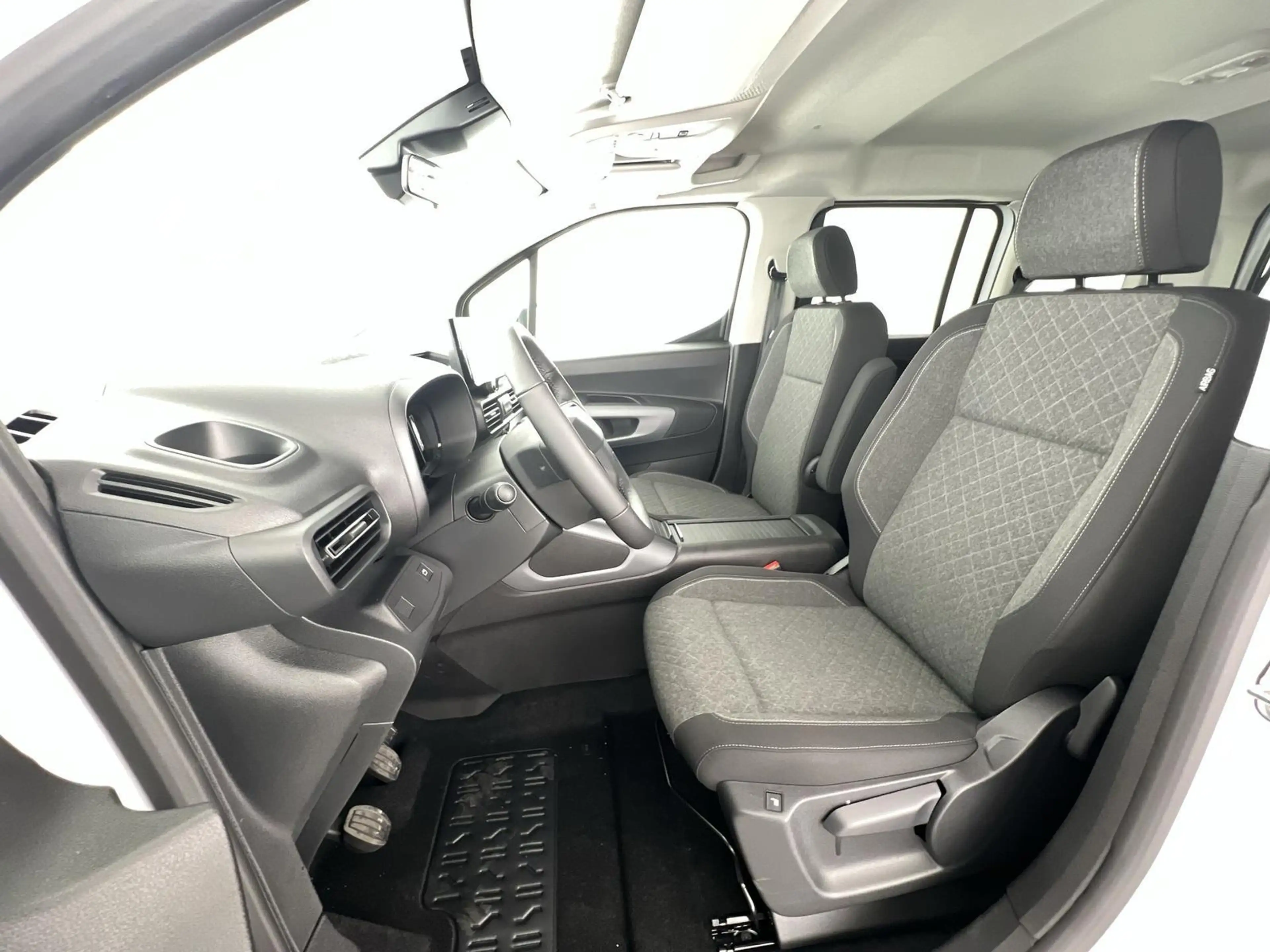 Opel Combo Life Edition 1.5 D*SHZ*NAVI*RFK*uvm — photo 8