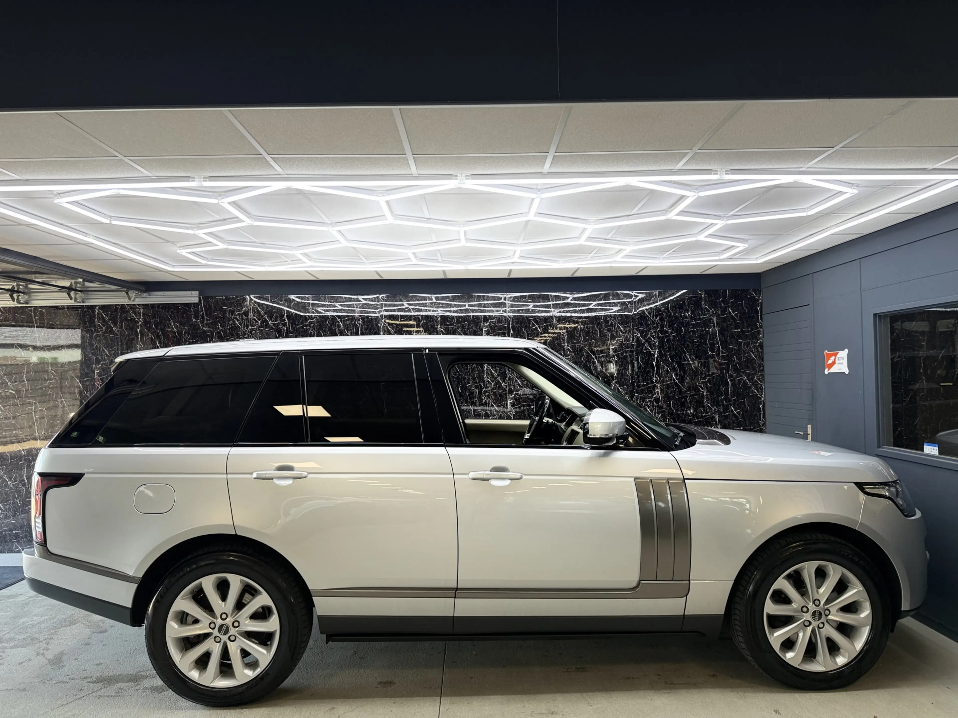 Land Rover Range Rover 3.0 TDV6 Vogue — photo 4
