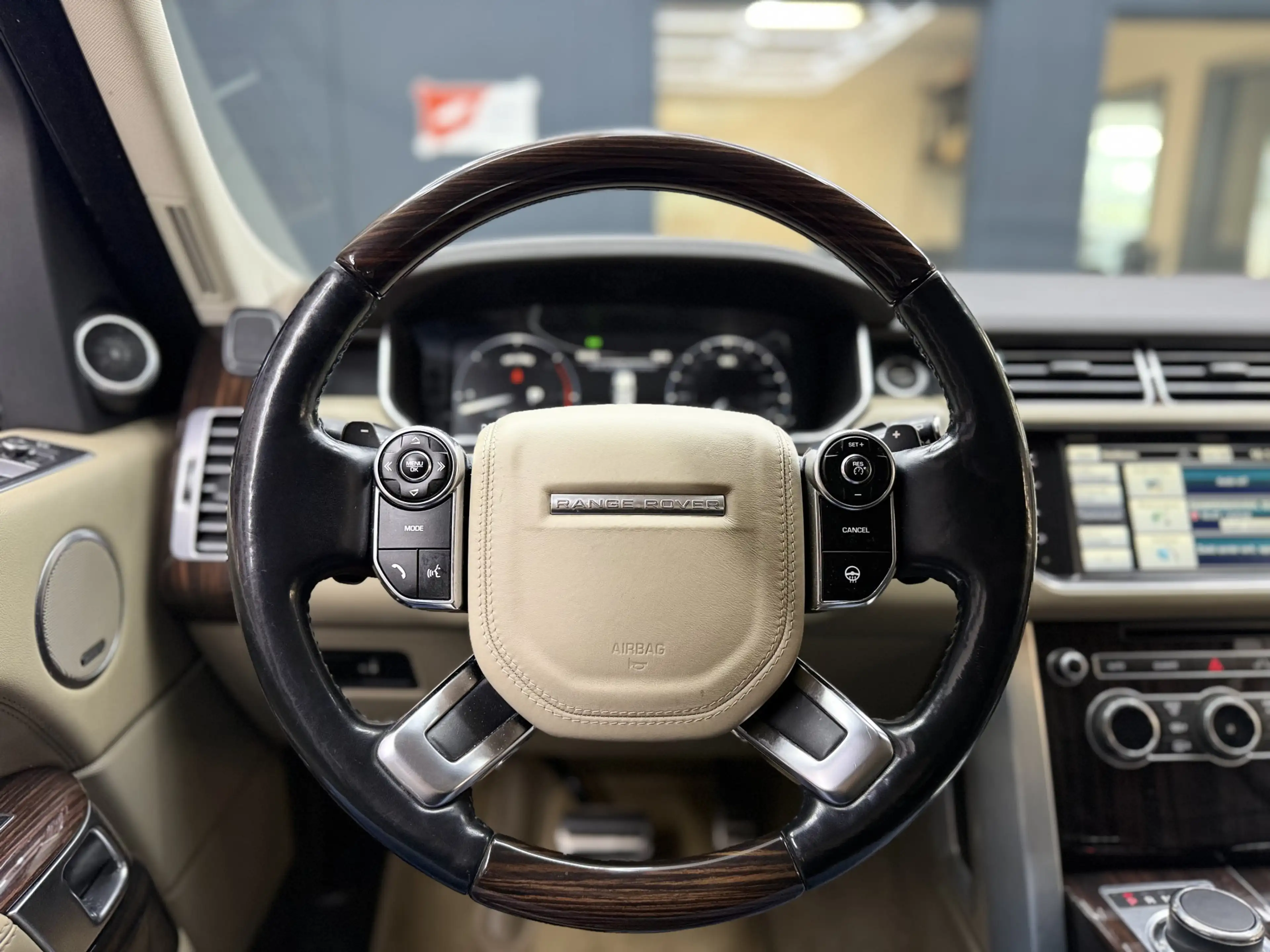 Land Rover Range Rover 3.0 TDV6 Vogue — photo 14