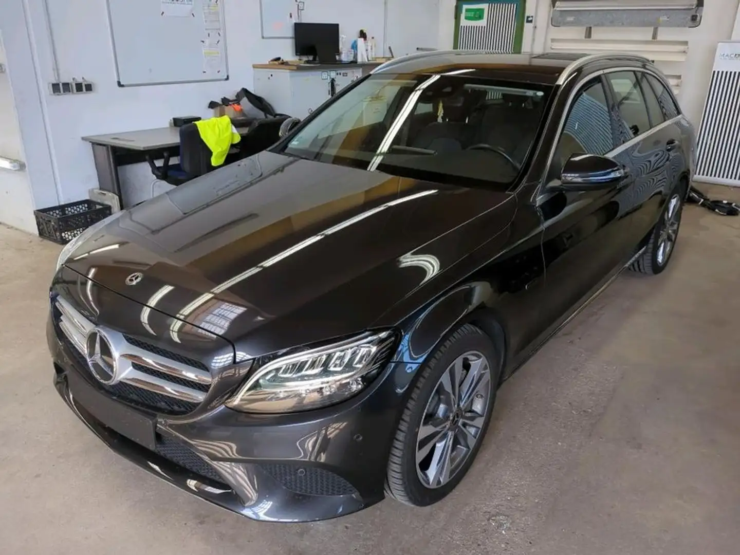 Mercedes-Benz C 300 e Estate Noir - 2