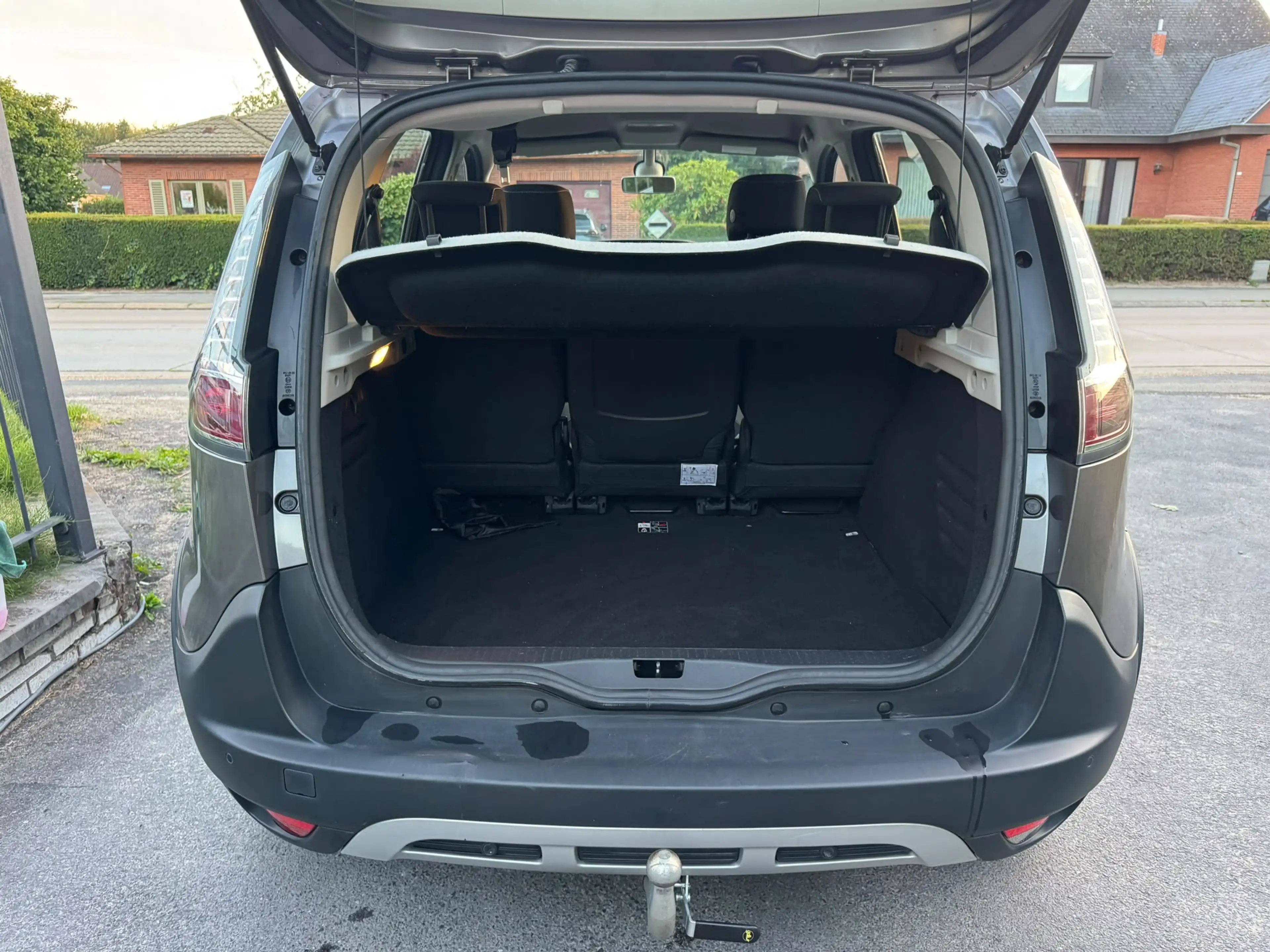 Renault Scenic Scénic XMOD 1.2 TCe // Climatisation automatique // Première main // Attache remorque // Navigation — photo 13