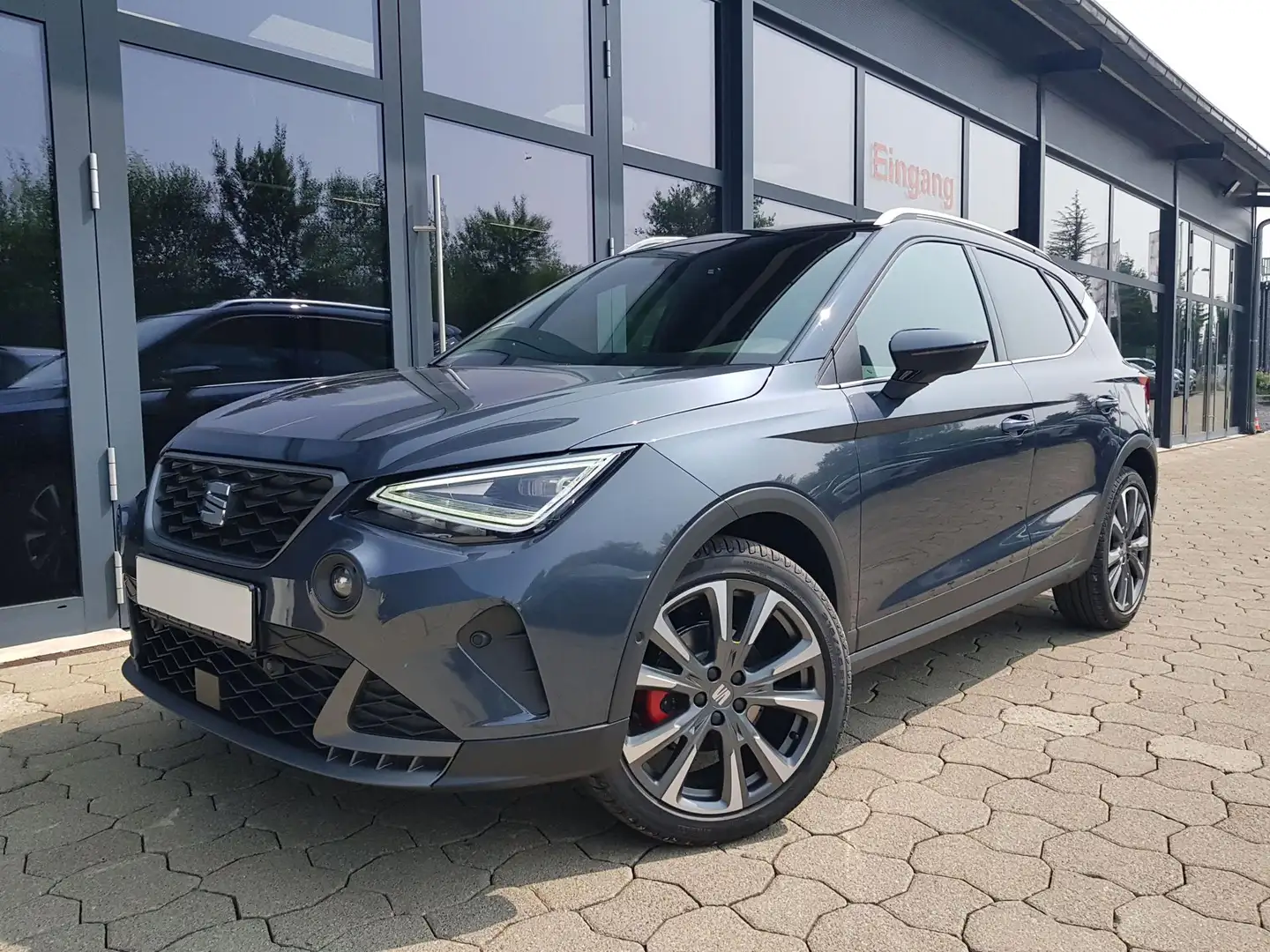 SEAT Arona FR Edition 1,0TSI DSG 85KW/116PS Navi, Kamera, ... Grau - 1
