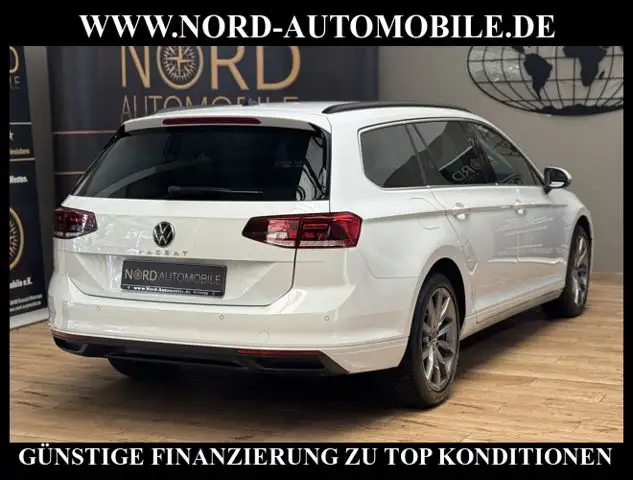 Volkswagen Passat view 11