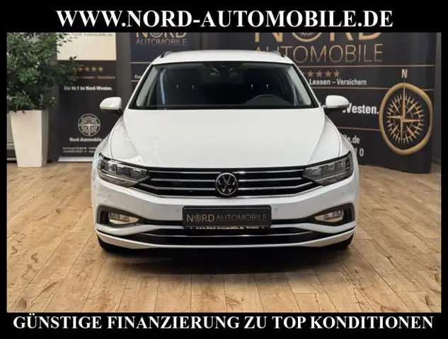 Volkswagen Passat view 5