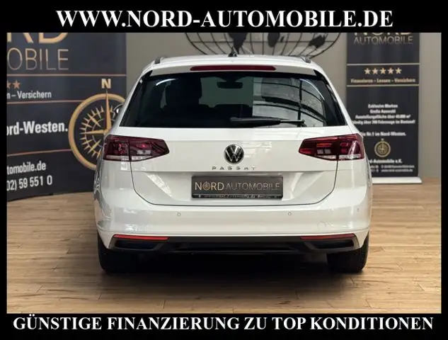 Volkswagen Passat view 10