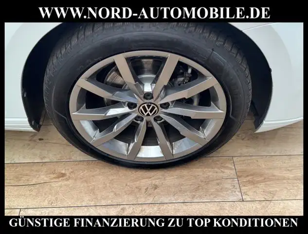 Volkswagen Passat view 14