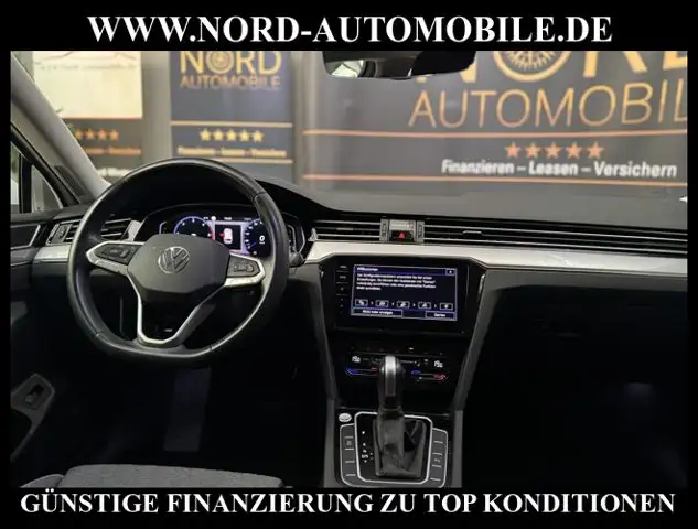 Volkswagen Passat view 21