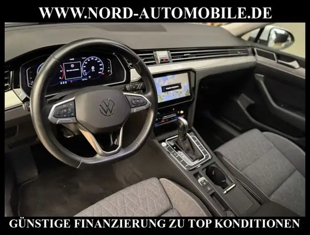 Volkswagen Passat view 15
