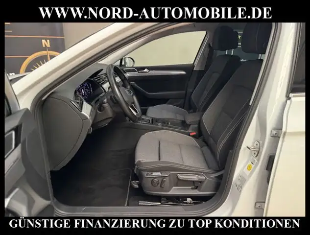 Volkswagen Passat view 16