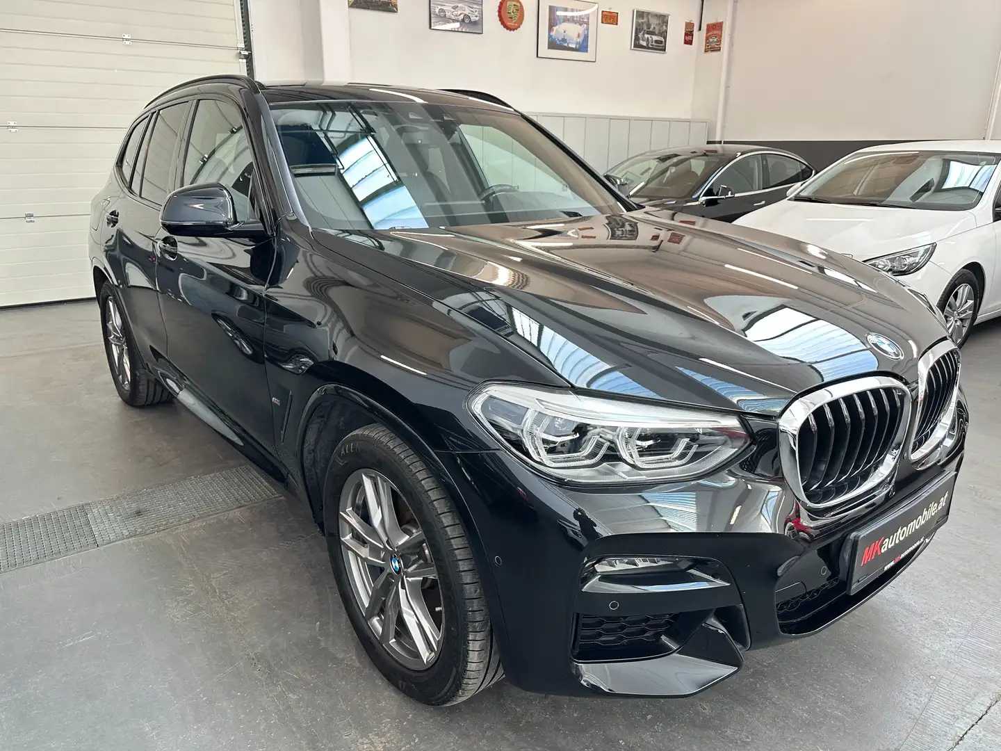 BMW X3 xDrive 30 e M Sport Schwarz - 1