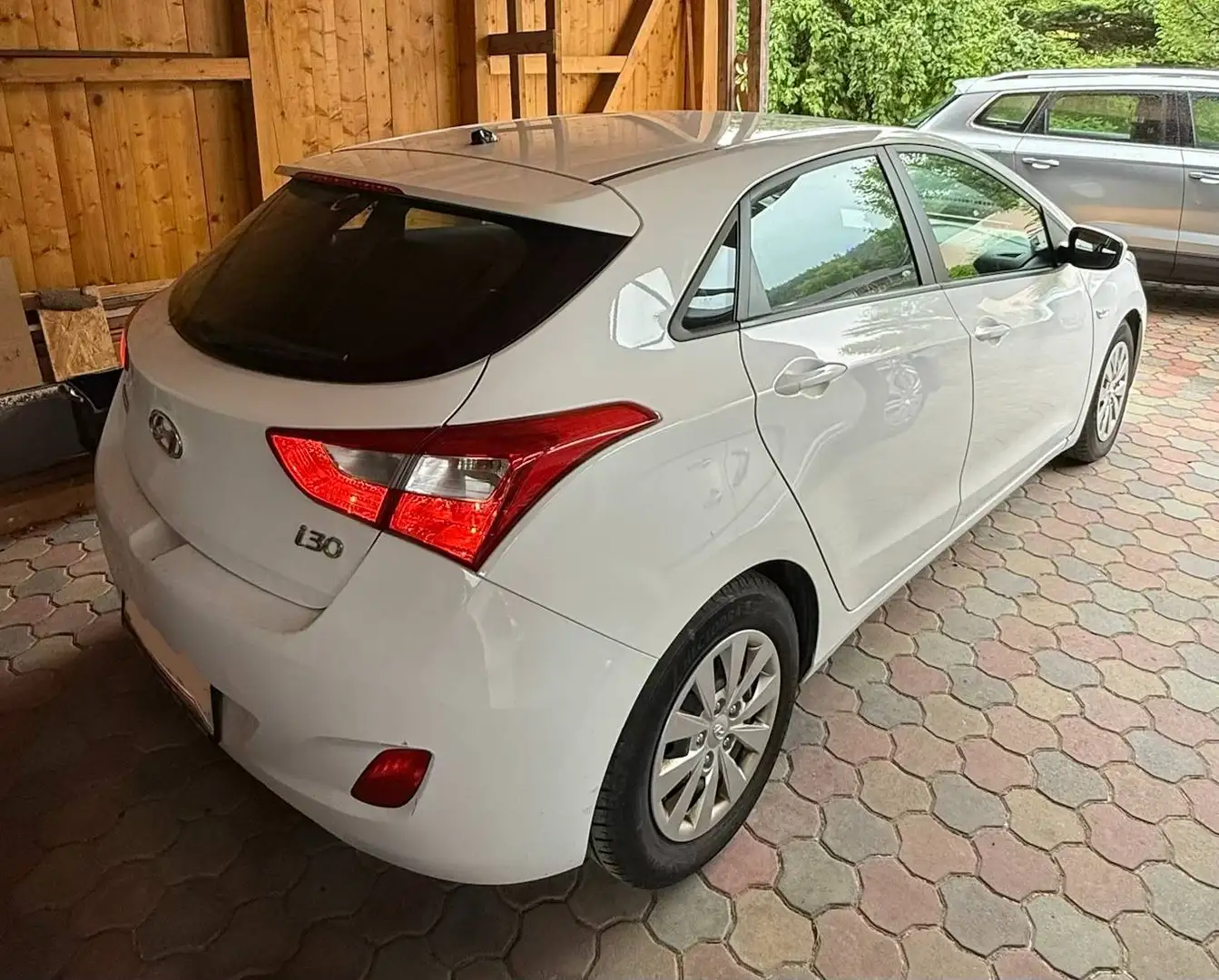 Hyundai i30 i30 1,4 CRDi Life Weiß - 2