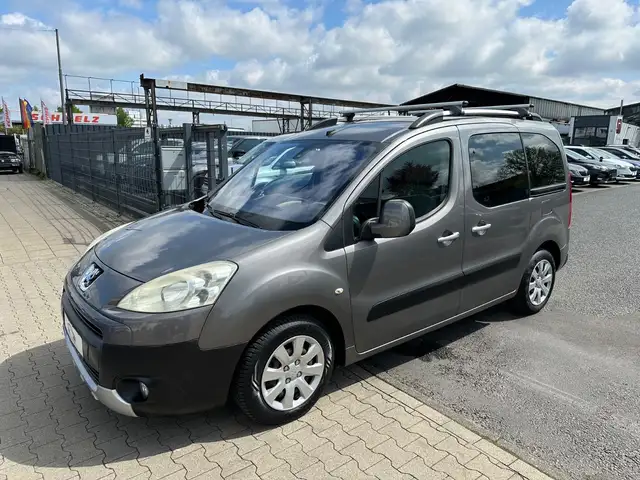 Peugeot Partner Tendance Klimaautomatik/ PDC/ AHK