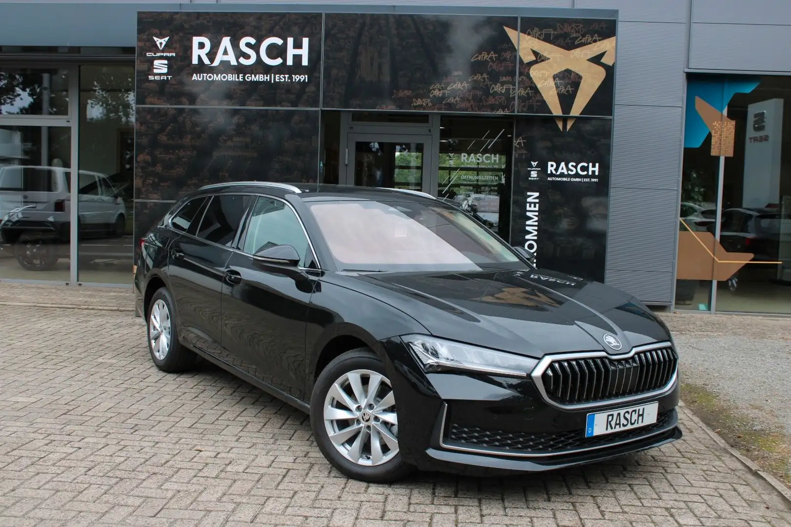 Skoda Superb Combi 2.0 TDI NEUES MODELL!+NAVI+SHZ+ACC Schwarz - 2