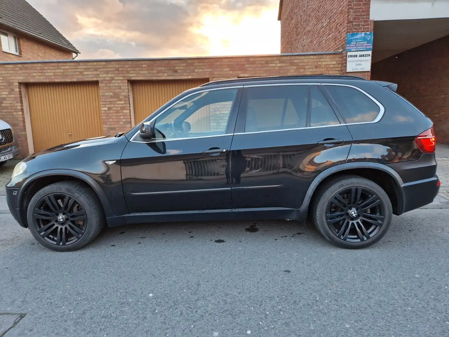 BMW X5 X5 MPaket 50i Premium/3Jahre Garantie inklusive! Schwarz - 1