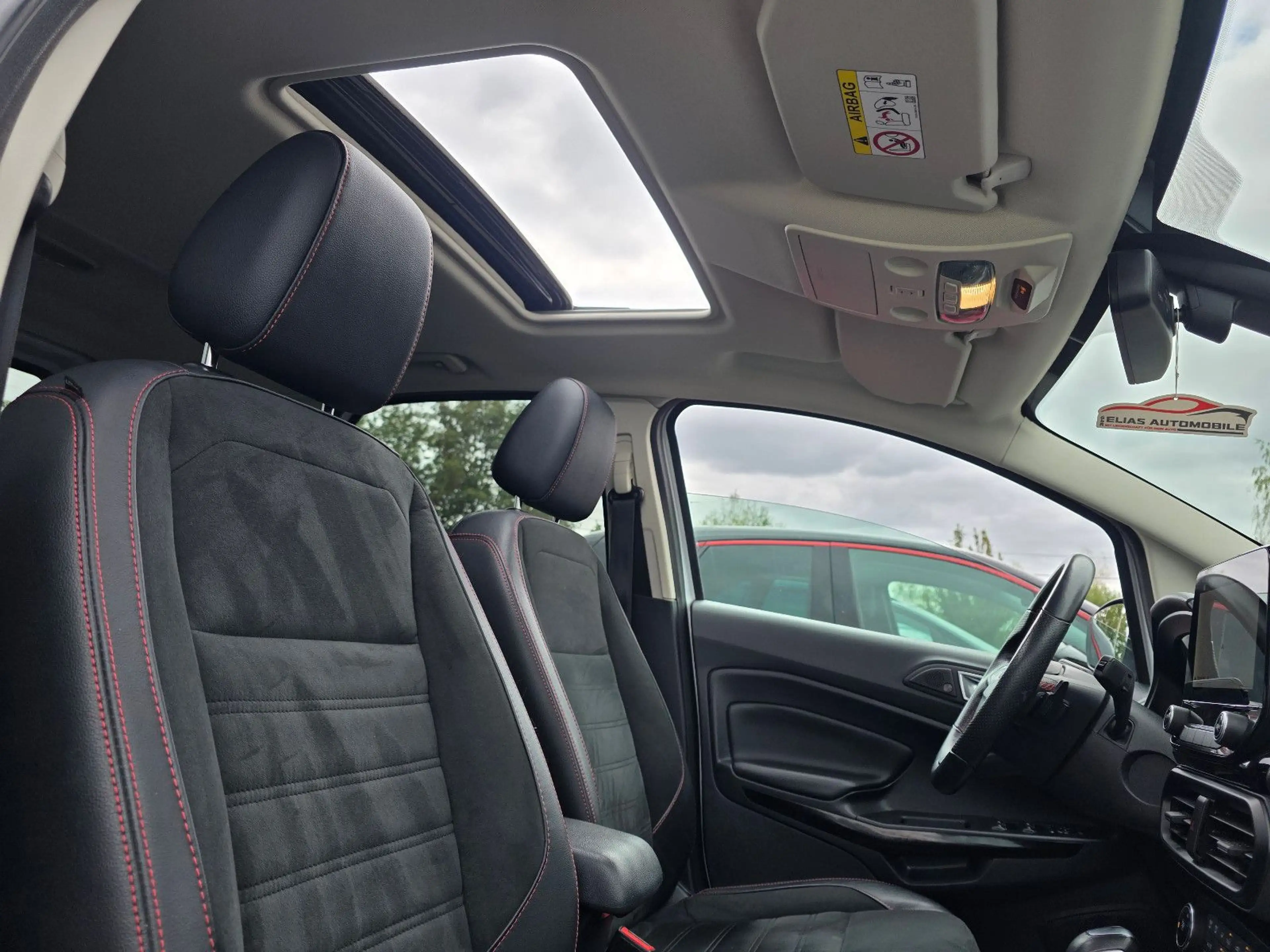 Ford EcoSport ST-Line — photo 13